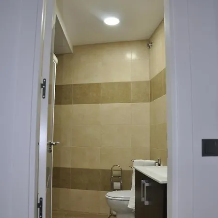 Puerta Del Vado Bajo Apartment *