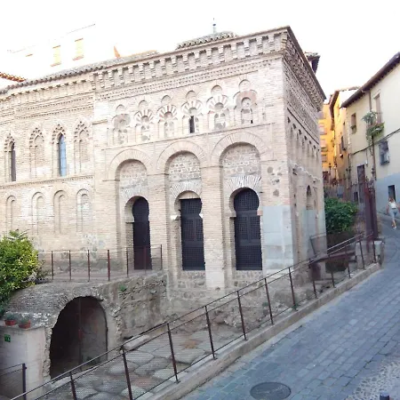 Puerta Del Vado Bajo