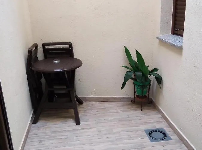 Puerta Del Vado Bajo